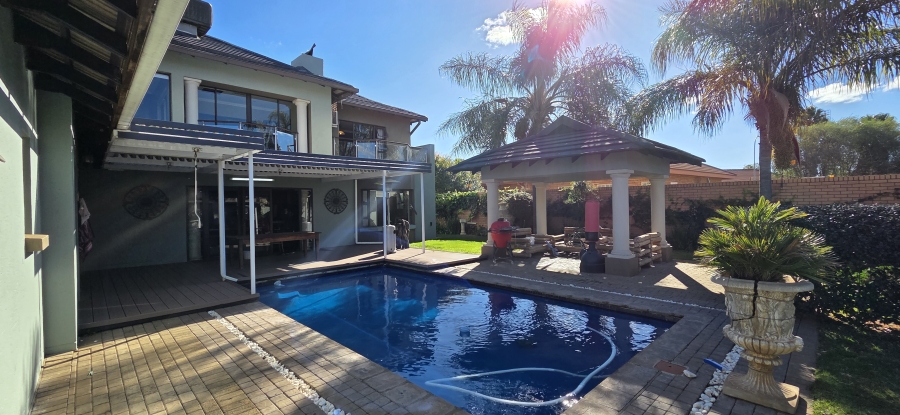 4 Bedroom Property for Sale in Roylglen Gardens Northern Cape